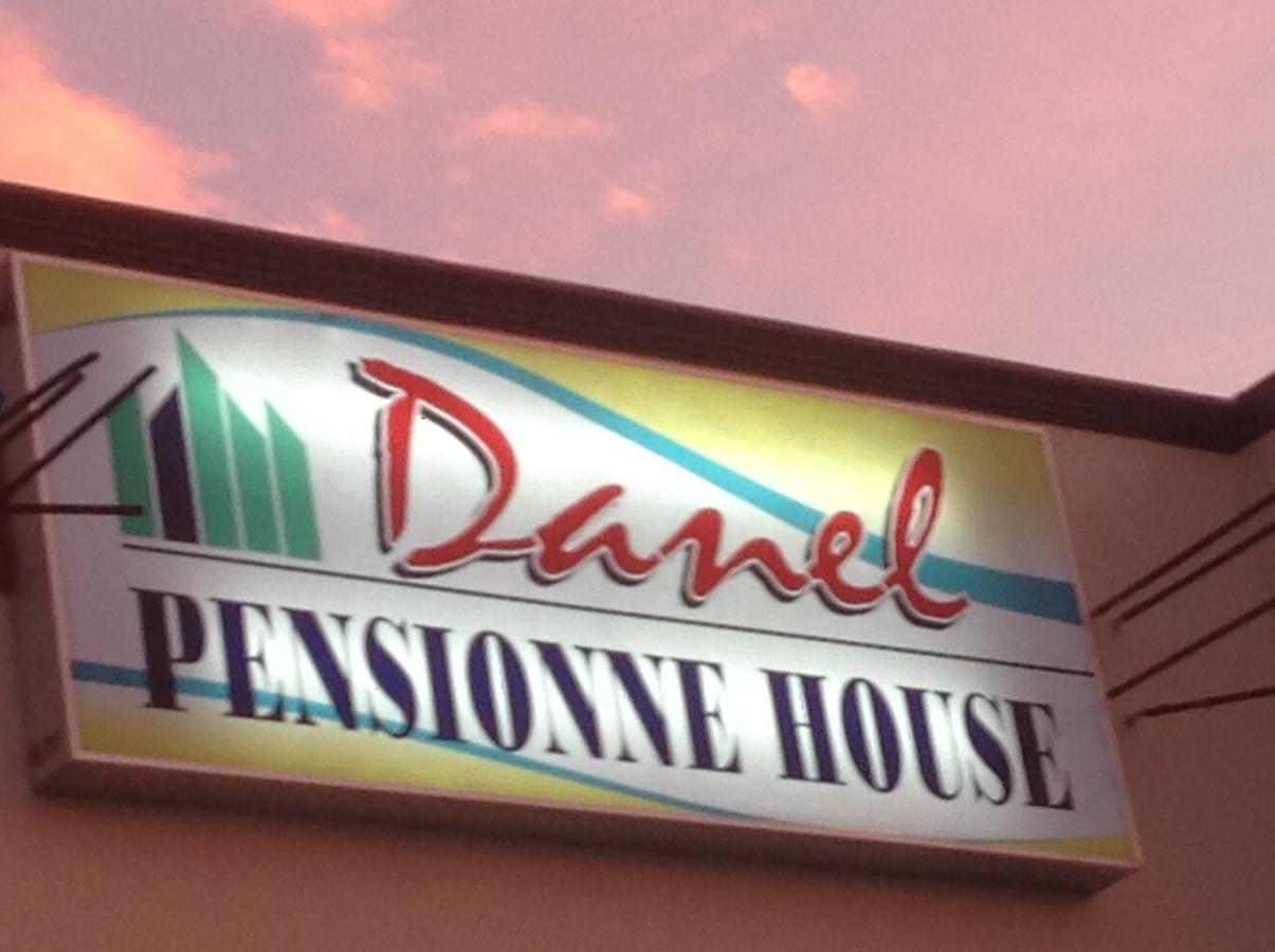 Danel Pensionne House Tacloban Exterior foto